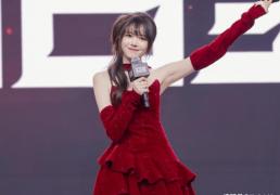 骆歆素(sù)顔(yán)直播，被誇(kuā)顔(yán)值很高，展示身上(shàng)多(duō)处淤青