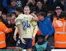 曼联计划在(zài)1月(yuè)转會(huì)期(qī)突袭安托(tuō)万·塞梅尼奥，阿莫(mò)林(lín)暗示未来佈(bù)局