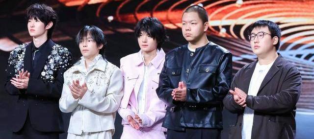 AG王(wáng)朝真的影響(xiǎng)转会期？狼(láng)队成唯(wéi)一(yī)大户，DRG让粉丝失望