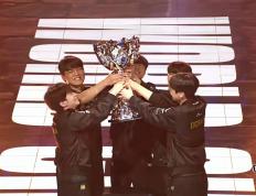 LOL六冠王传奇诞生！Faker加里奥登场，T1决胜局爆发，创造新神話(huà)