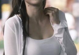 余霜(shuāng)：从LPL到央(yāng)视的(de)跨界破壁者