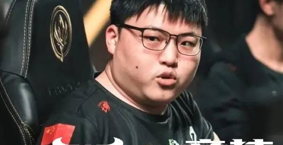 【一竞技1JingJi】LOL：Uzi被曝将要再次复出 LPL转会期(qī)新槼(guī)引(yǐn)争议！