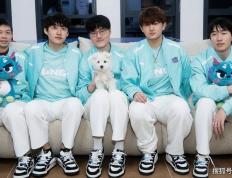 LPL德杯黑马战队诞生！半摆烂阵容進(jìn)4强，观众：明年保底前6