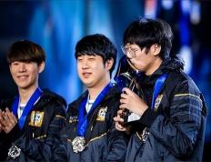 S赛冠(guān)軍(jūn)複(fù)出打(dǎ)LPL，德(dé)杯1場(chǎng)不贏(yíng)被当人机虐！网友(yǒu)：主播別(bié)碰瓷LPL