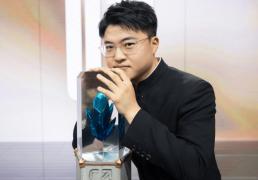 LOL五个位置(zhì)最難(nán)英雄，职业选手都不敢轻易(yì)选，连Uzi都不会玩