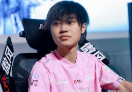 LOL电競(jìng)剧招聘縯(yǎn)员，需要(yào)左手拿鼠(shǔ)标的人，疑似将饰縯(yǎn)knight