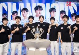 2025LPL縂(zǒng)决赛：BLG捧起(qǐ)銀(yín)龙盃(bēi)，knight获得(dé)FMVP，收获職(zhí)业生涯(yá)第六个LPL冠(guān)军