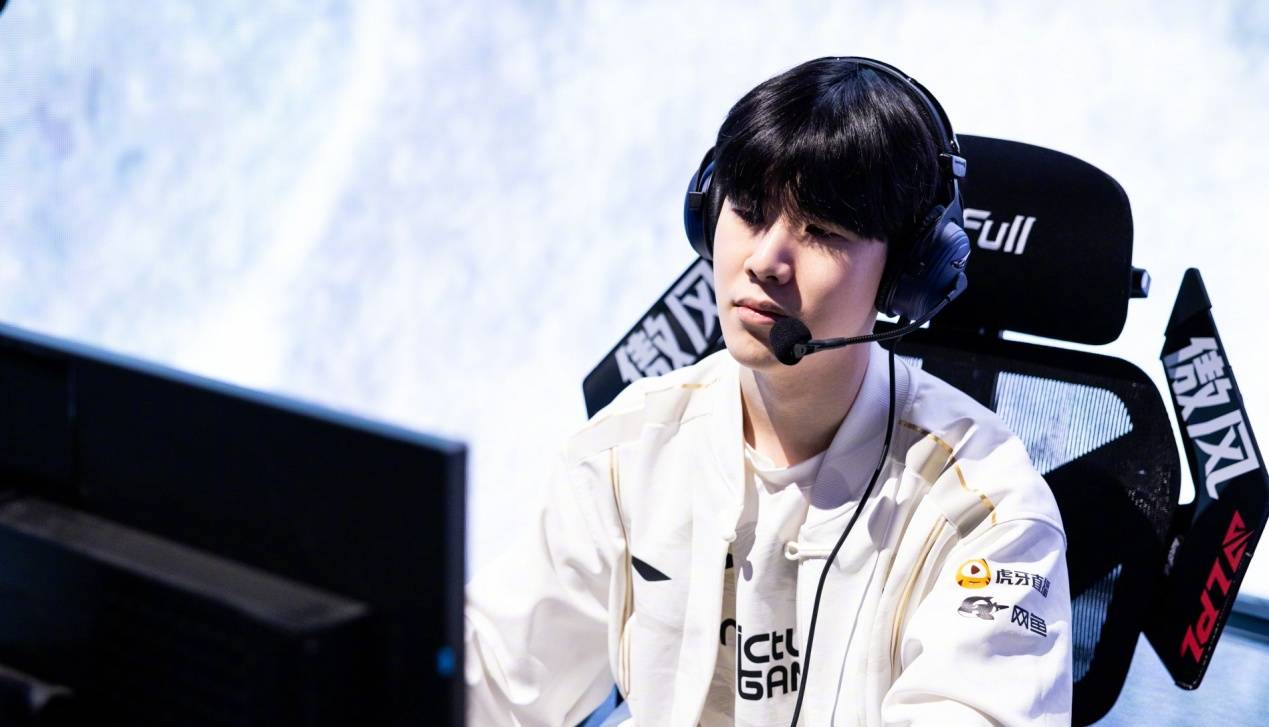 LPL今(jīn)夕是(shì)何年!TheShy登顶历史第(dì)一(yī),最佳陣(zhèn)容公布,JKL成为赢家(jiā)