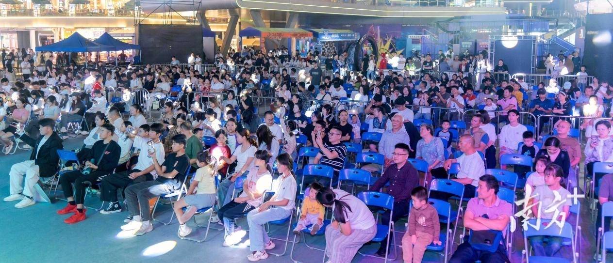 大湾区电竞迷(mí)再聚万江，LOL峡谷传奇觀(guān)赛派(pài)对落(luò)幕