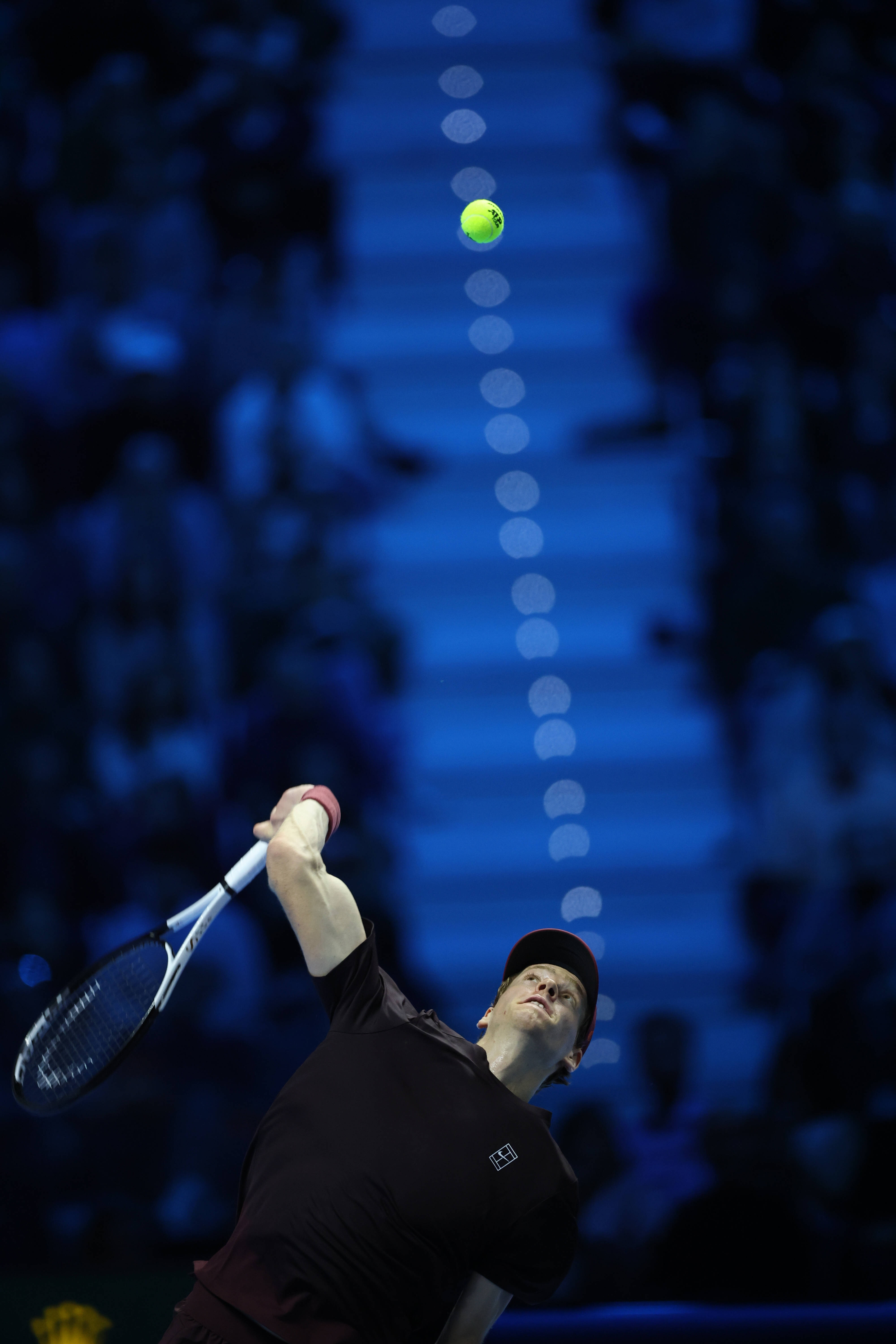 (体育)网球——ATP年終(zhōng)总决赛半决赛:辛纳胜德米纳尔