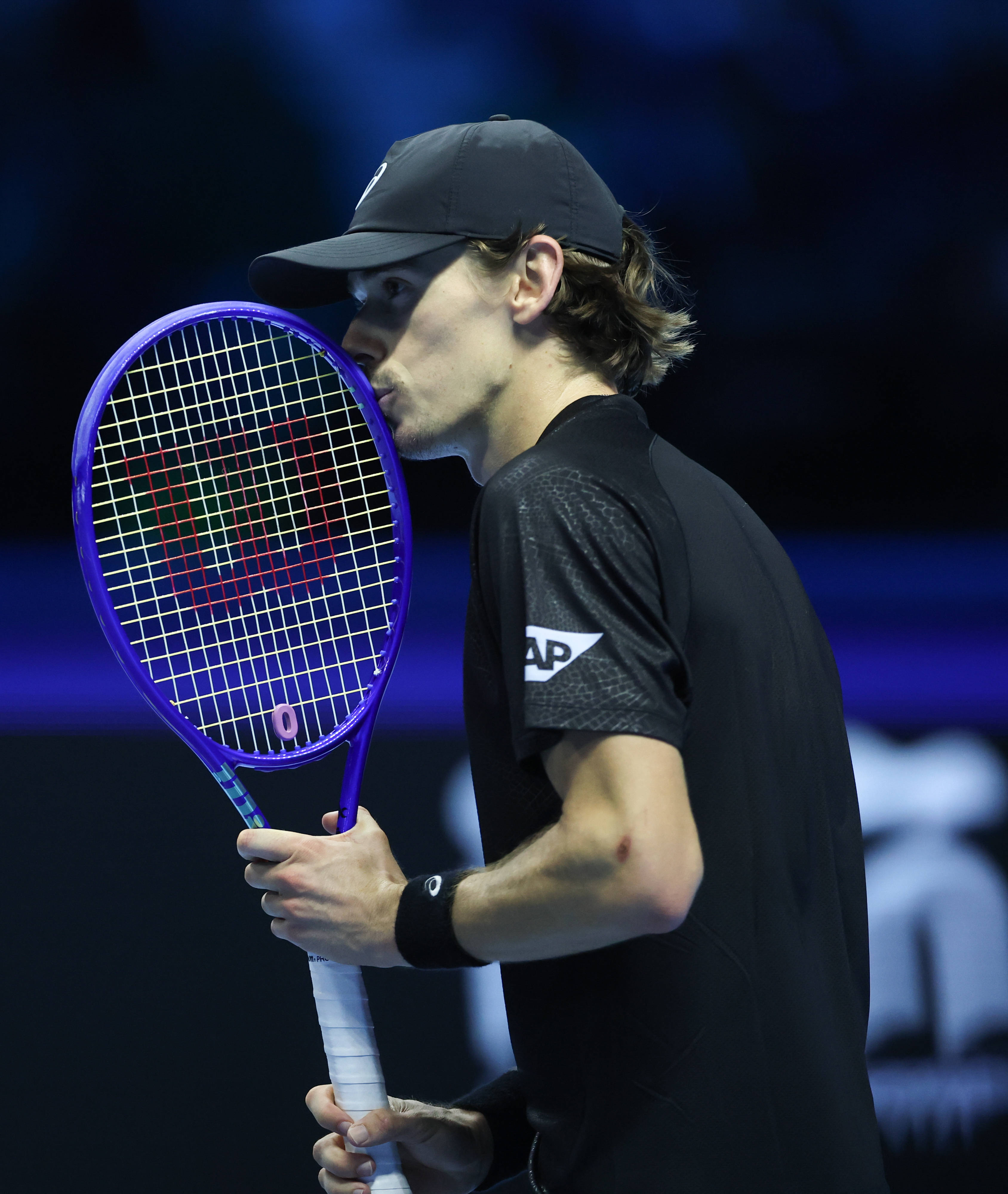 (体育)网球——ATP年終(zhōng)总决赛半决赛:辛纳胜德米纳尔