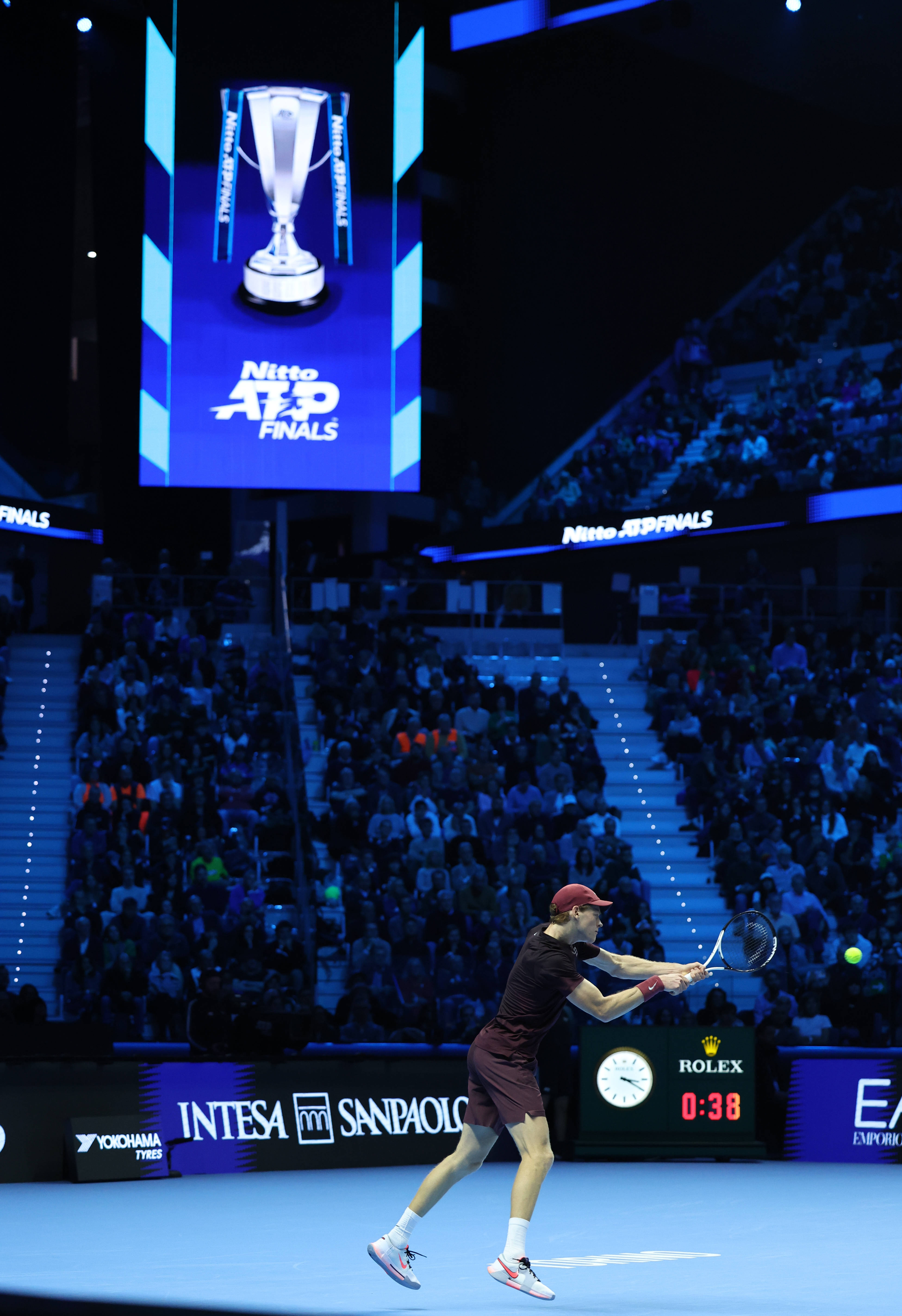 (体育)网球——ATP年終(zhōng)总决赛半决赛:辛纳胜德米纳尔