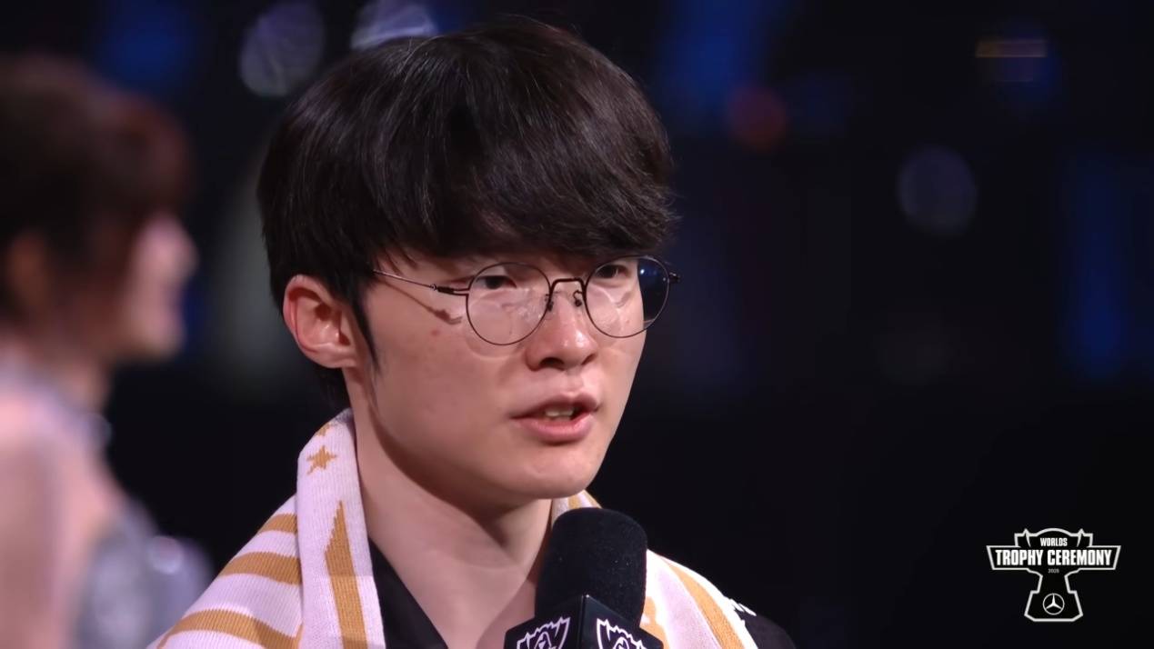 LOL迎(yíng)来重大爆料(liào)!拳(quán)头官方(fāng)透(tòu)露,LCK明(míng)年的比(bǐ)赛,教练或参与指挥