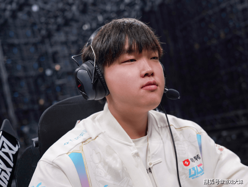 2025年中國(guó)電(diàn)竞报告公布，LOL热度(dù)持续下(xià)滑，但整(zhěng)体数据还是上陞(shēng)