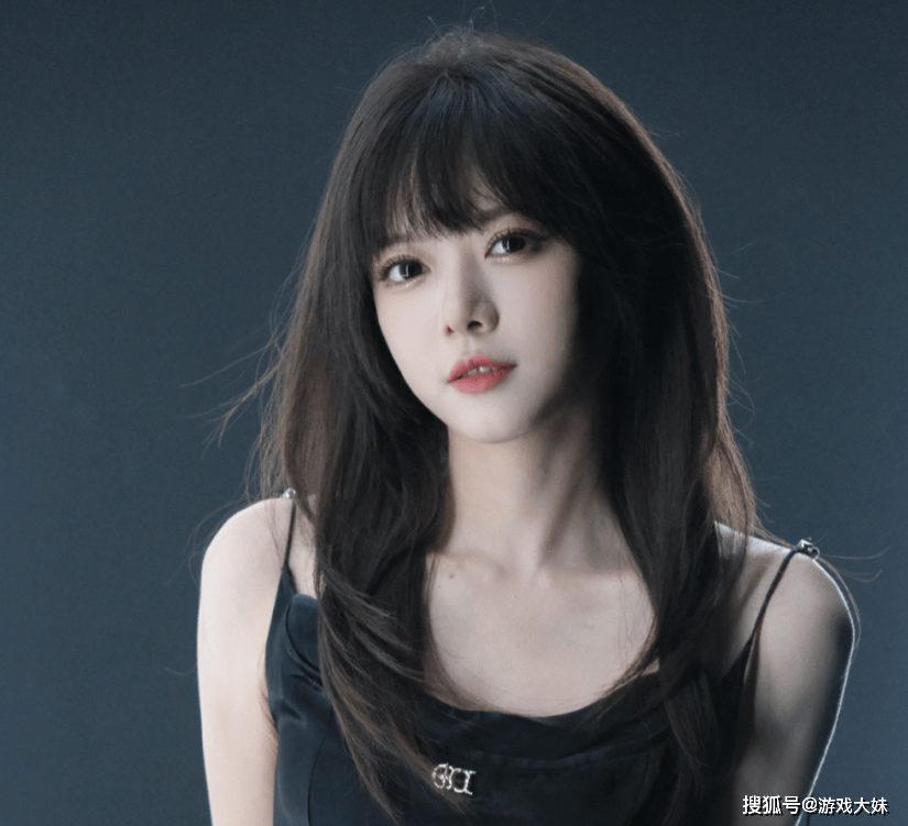 骆歆素(sù)顔(yán)直播，被誇(kuā)顔(yán)值很高，展示身上(shàng)多(duō)处淤青