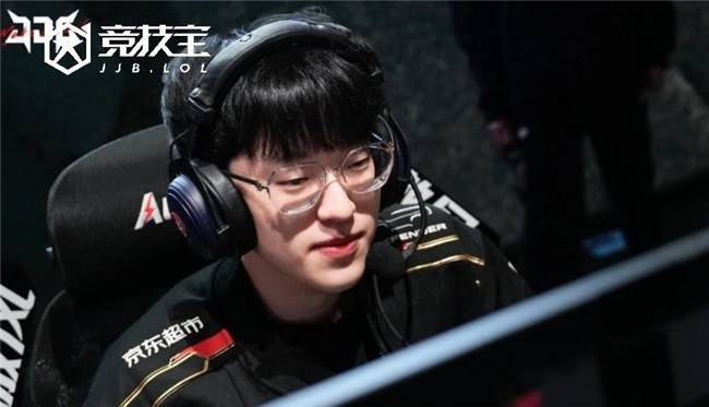 LOL-中(zhōng)韓(hán)转会期风云不(bù)断：韓(hán)援動(dòng)向落定