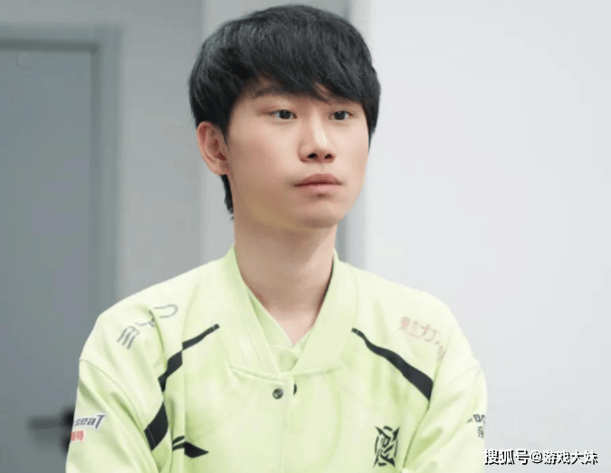 LOL热度严重下滑，多位(wèi)職(zhí)业选手都不想播了，纷纷直播玩其他游戏