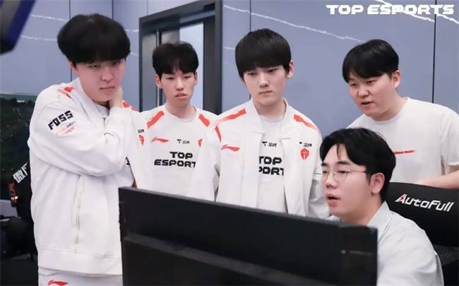 【一(yī)競(jìng)技1JingJi】LOL：Kanavi離(lí)谱发挥 TES面對(duì)LCK比賽(sài)全被零(líng)封！