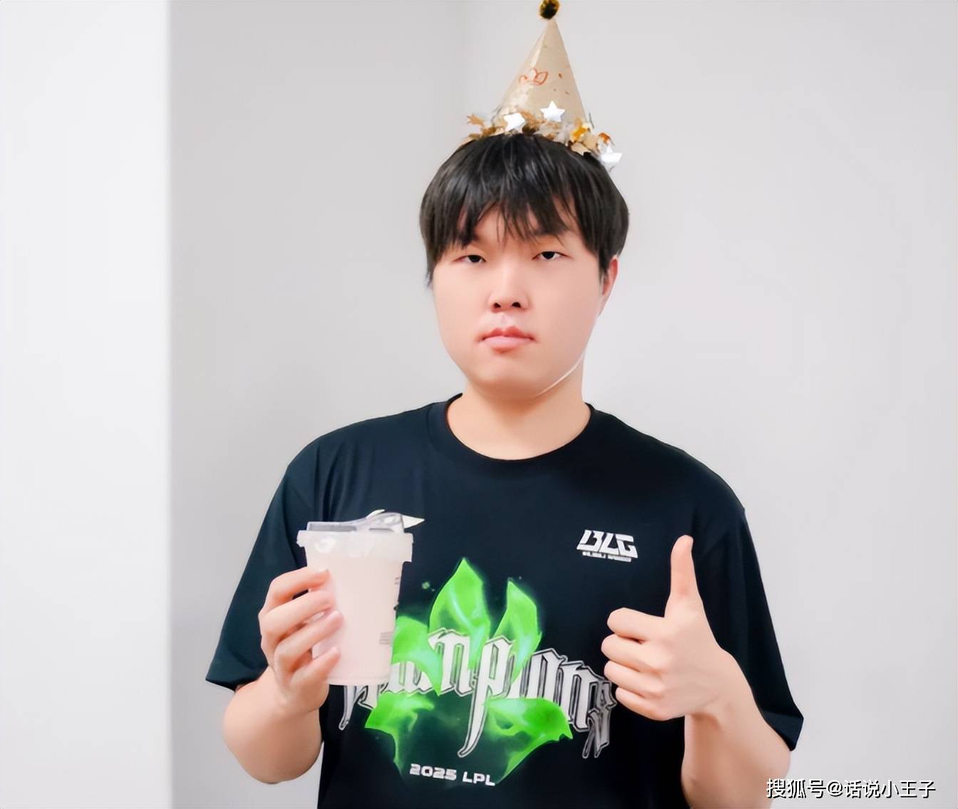 左手(shǒu)刷低信用分(fēn)，喊话相(xiāng)信我！曝BLG选手(shǒu)Rank数据：Bin分(fēn)最低