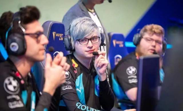 前LOL人气选手下(xià)海，变身福利姬收(shōu)费明码标价，開(kāi)发全新(xīn)致(zhì)富路？