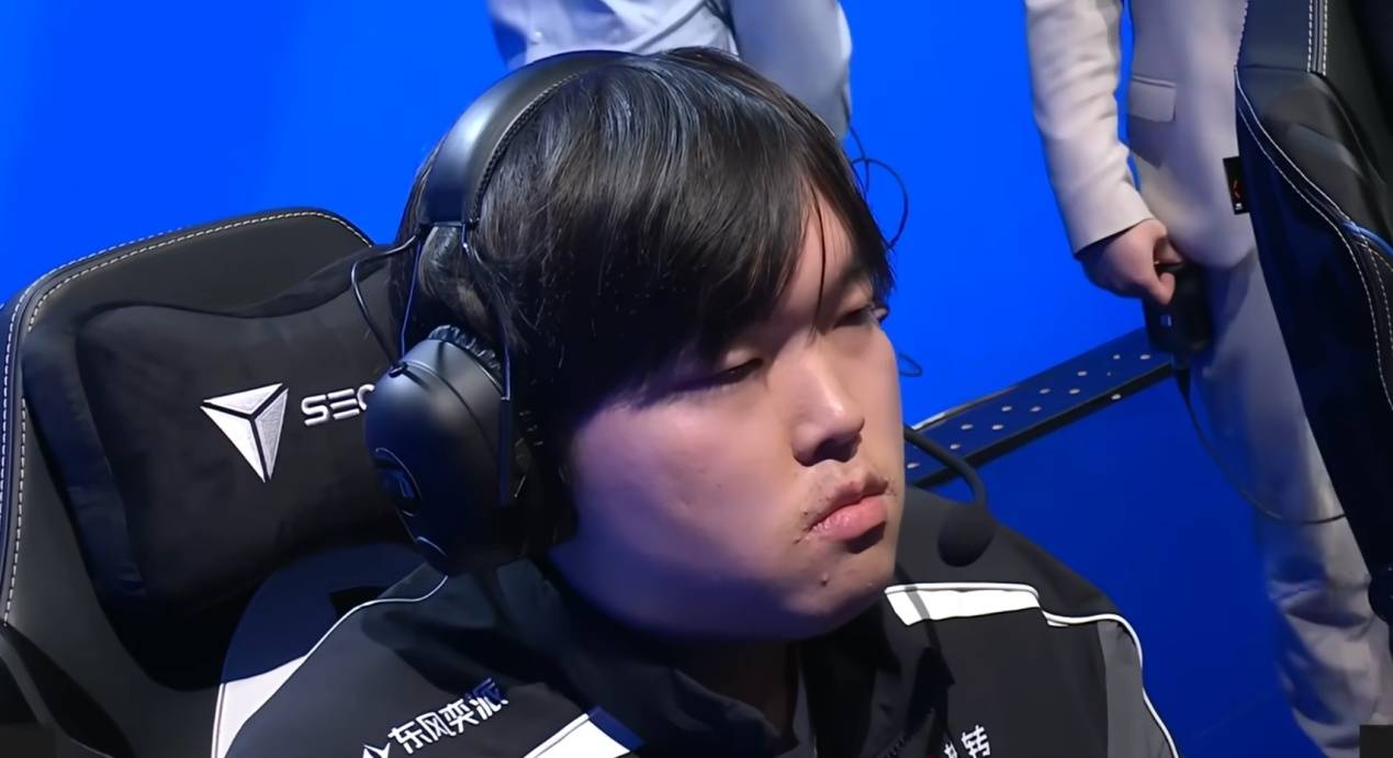 LPL第一倒霉蛋诞生，王多多彻底(dǐ)破防，BLG两次慘(cǎn)败，全是他解说的