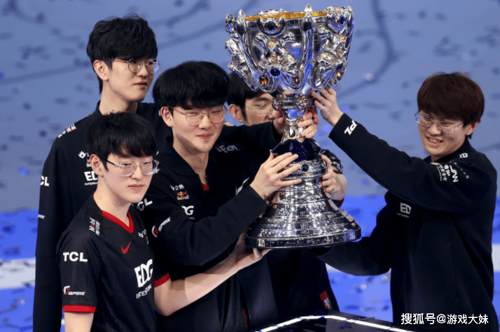Faker對(duì)历届S赛冠(guān)军進(jìn)行排名，認(rèn)为LPL冠(guān)军垫底，含金量最低
