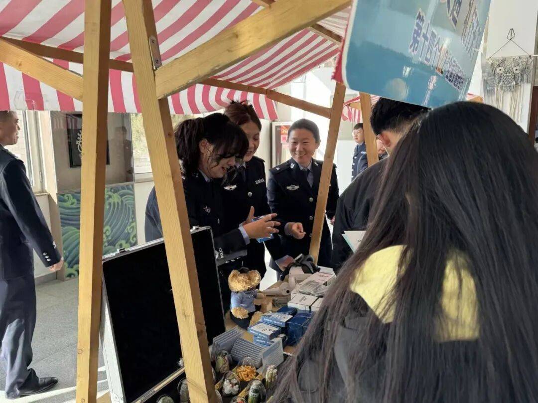 線(xiàn)上直播(bō)聚人(rén)气 線(xiàn)下宣讲入人(rén)心