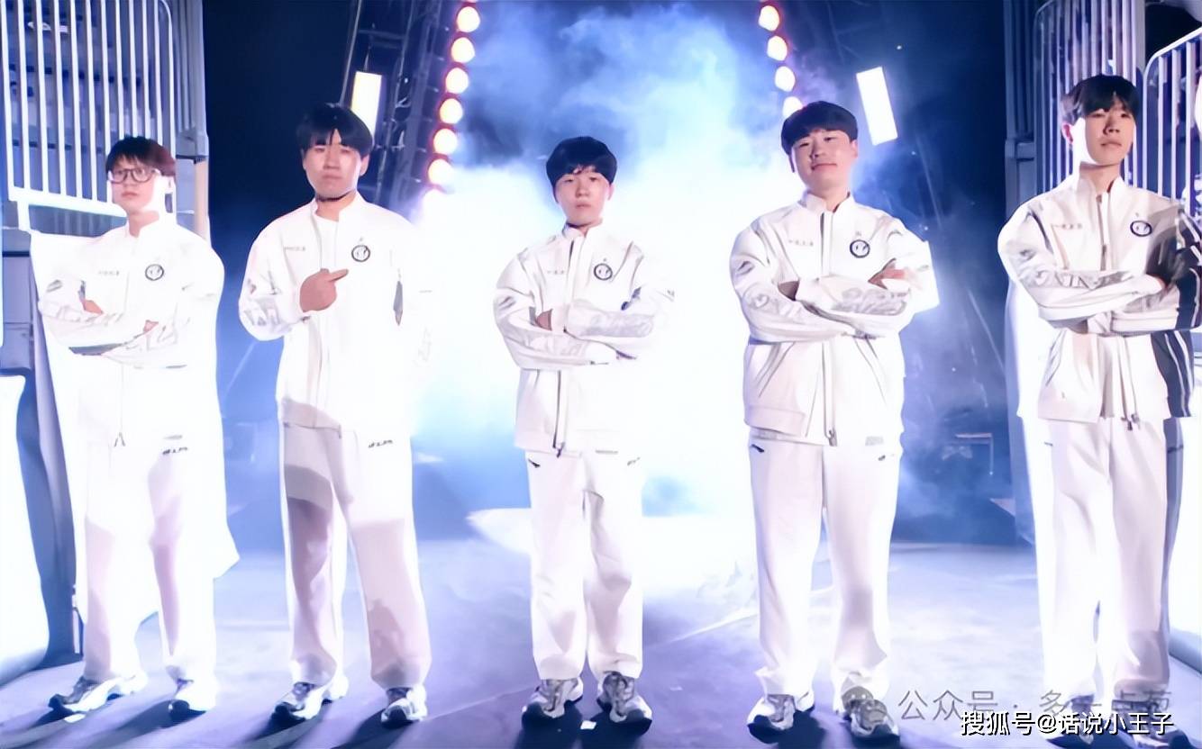 LCK训练赛都是(shì)騙(piàn)人(rén)的(de)？LPL有15人(rén)陪练團(tuán)，不要和LCK打训练赛