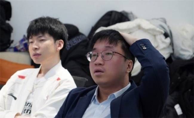 【一(yī)竞技(jì)1JingJi】LOL：LPL首支至臻(zhēn)全華(huá)班(bān)诞生 AL新教练打(dǎ)脸Tabe